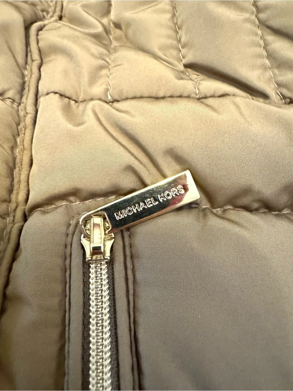NWT Michael Kors Taupe Ultra lightweight Hooded Puffer Jacket SMALL